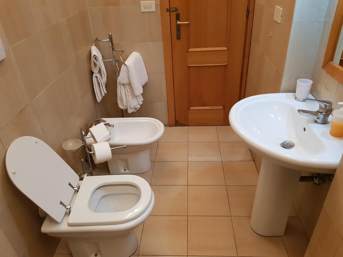 Blue Dream Hotel Рим Екстериор снимка